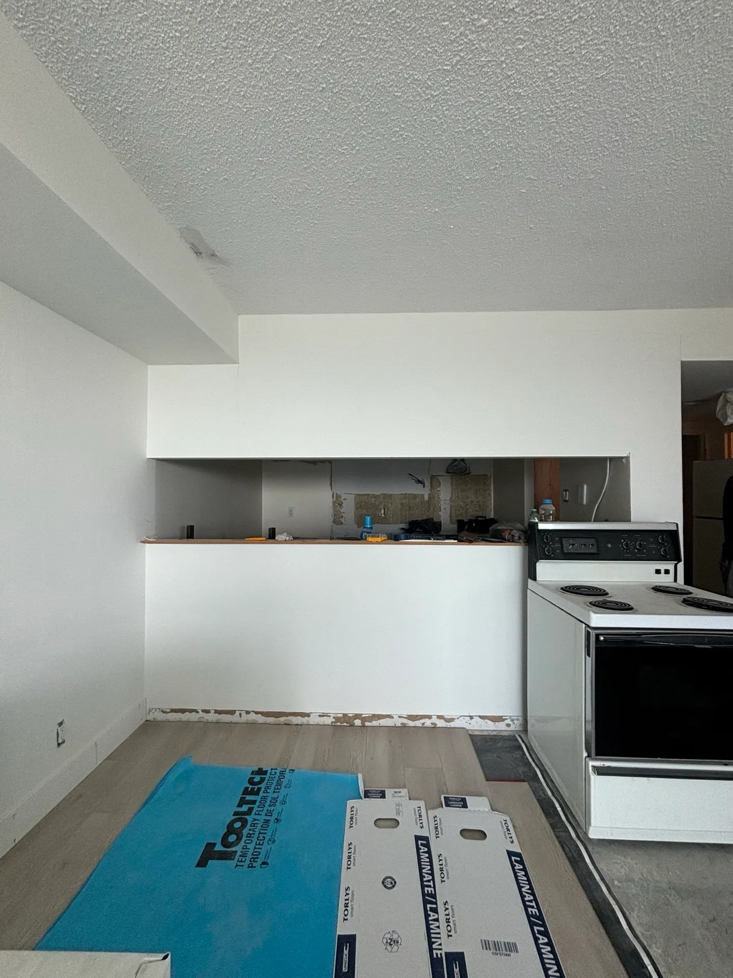 Downtown toronto harbour square condo renovation gallery 01