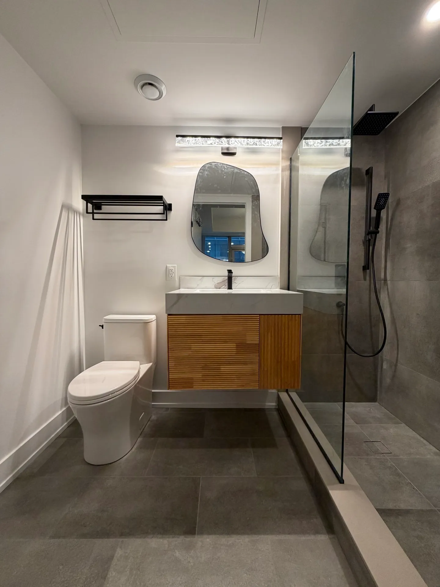 Downtown toronto ice condos renovation after interior