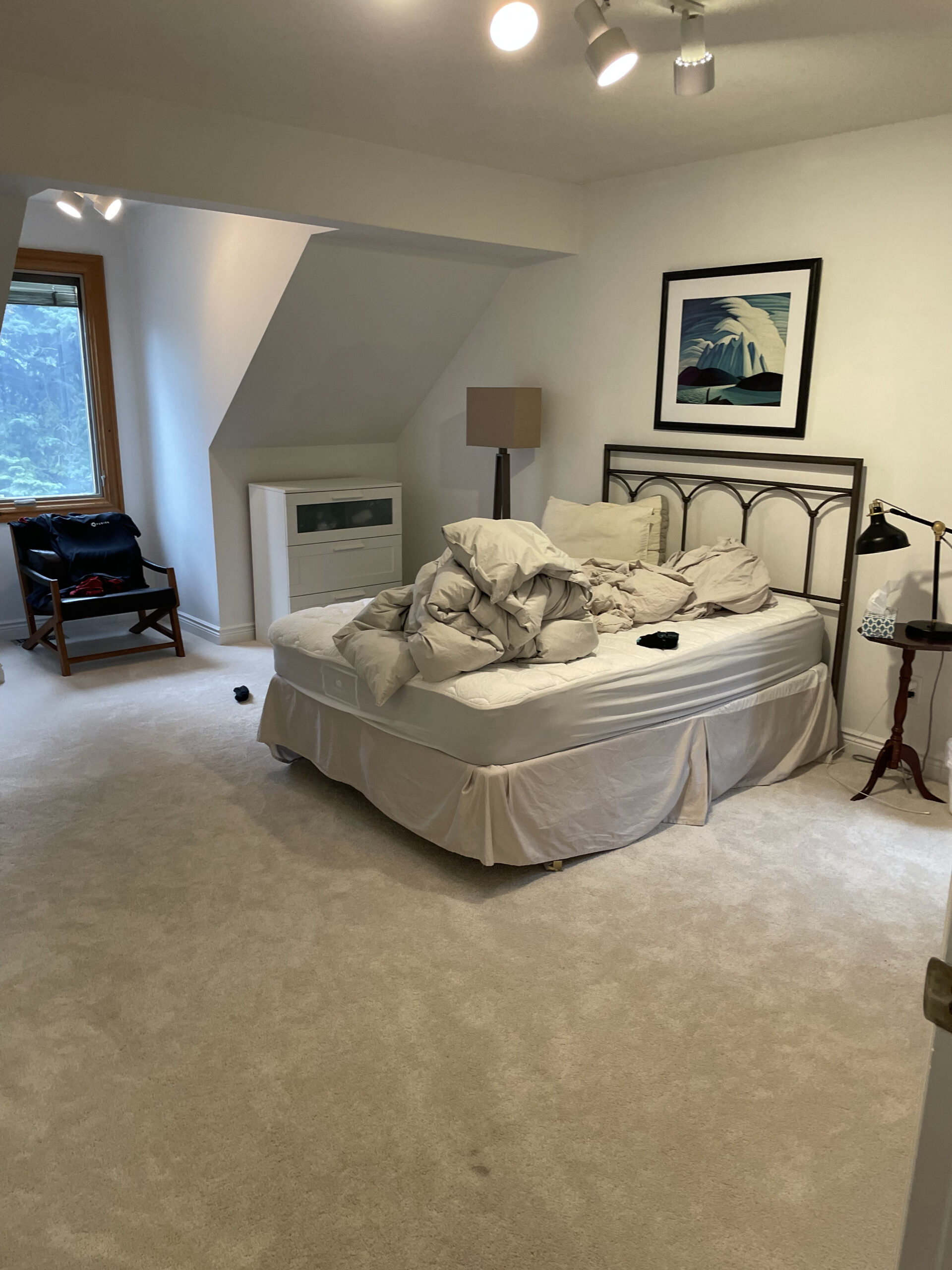 Osoba renos bedroom before renovation