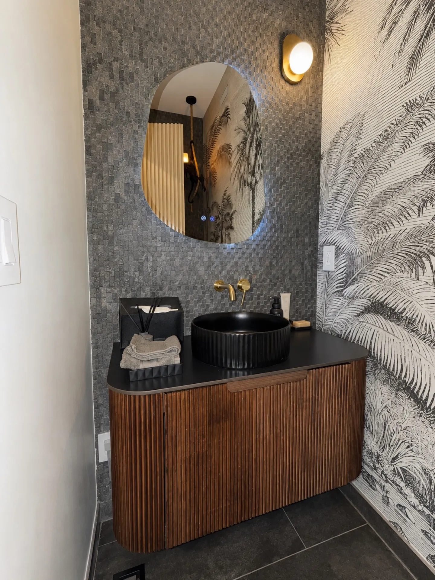 Gallery 27 — Lakefront Full House Renovation
