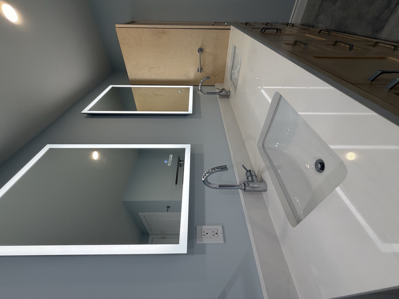 Mississauga luxury condo bathroom renovation double vanity quartz counter