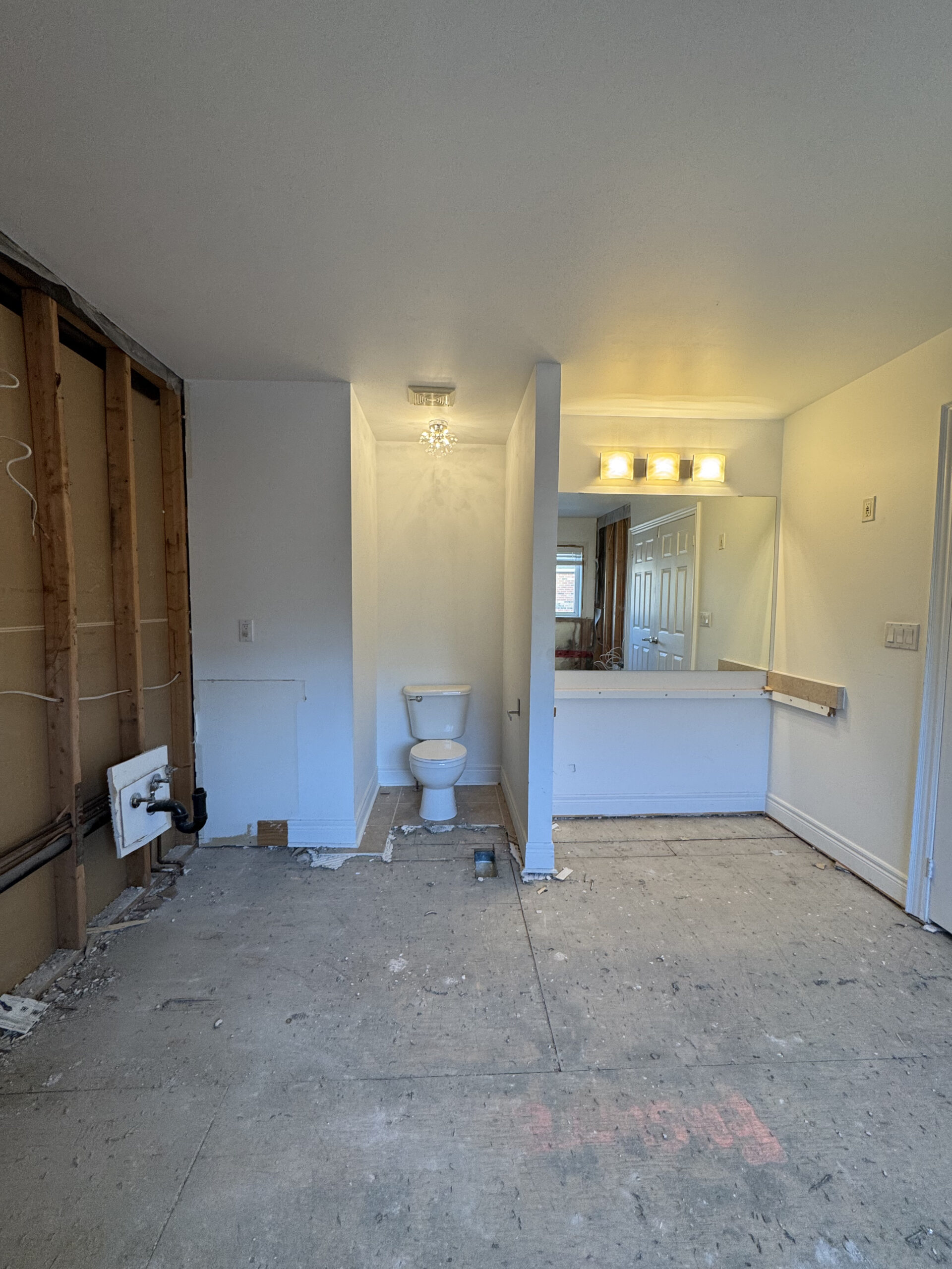 Mississauga bathroom before renovation wide