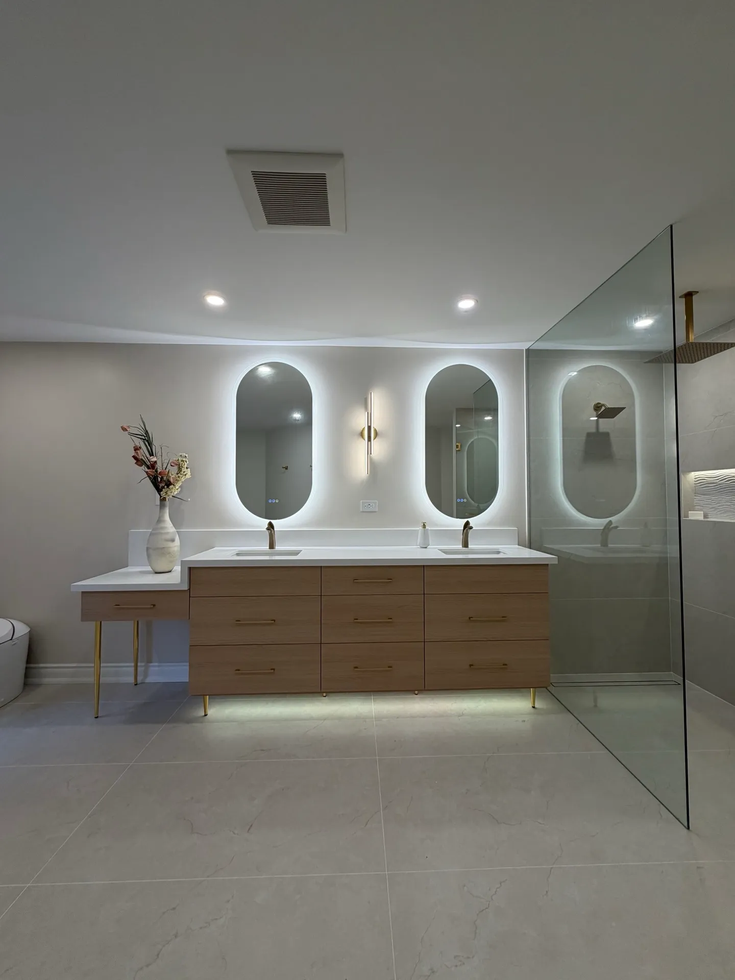Gallery 03 — Mississauga Road Luxury Bathroom Renovation