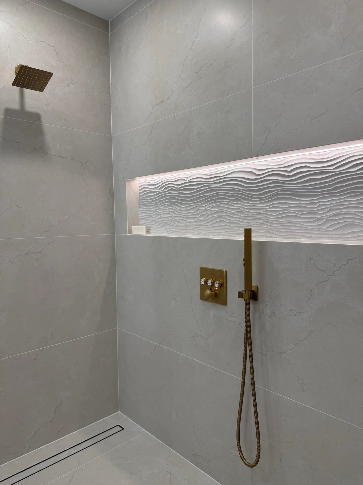Gallery 06 — Mississauga Road Luxury Bathroom Renovation