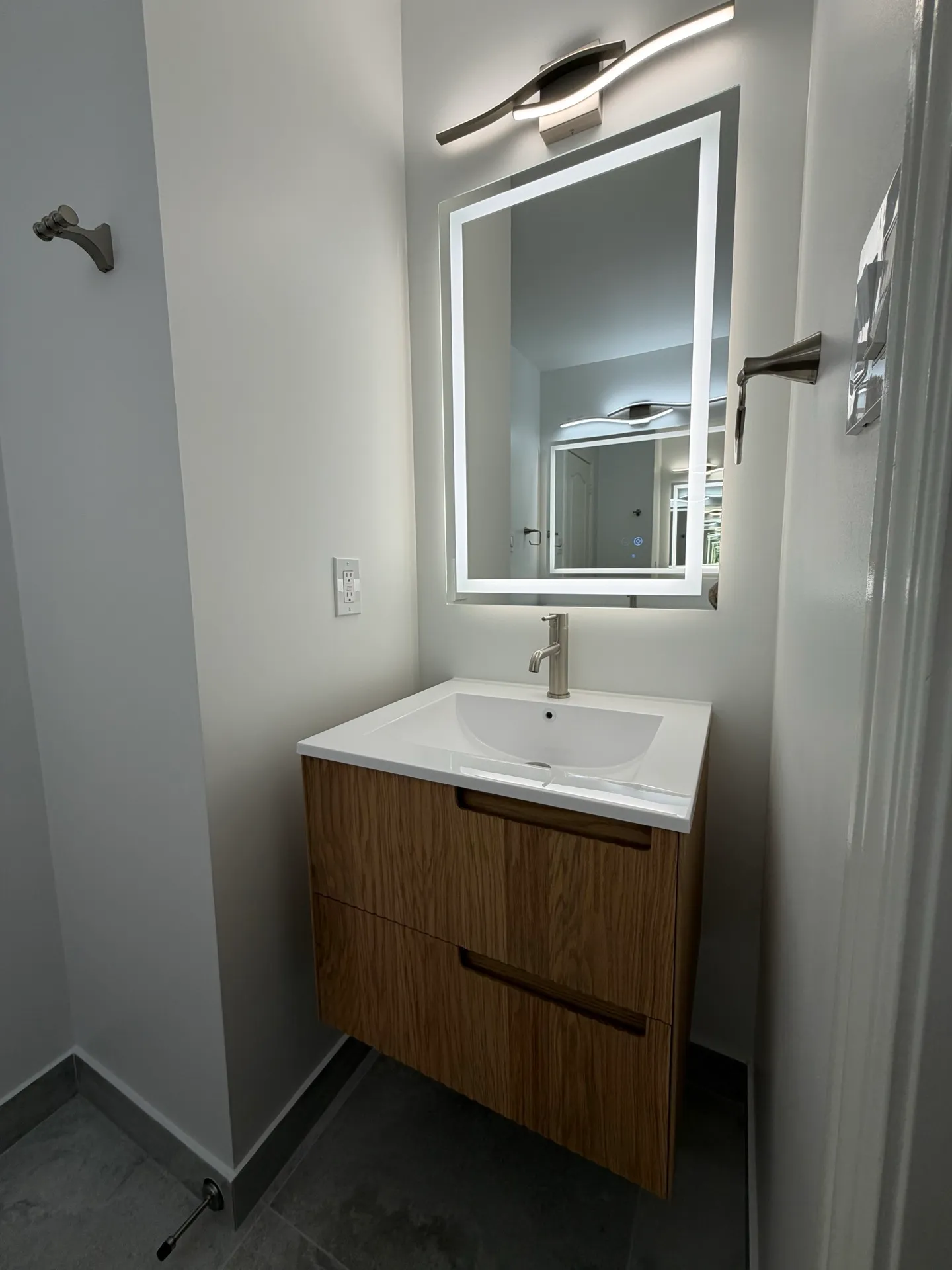 Mississauga three piece bathroom renovation gallery 08