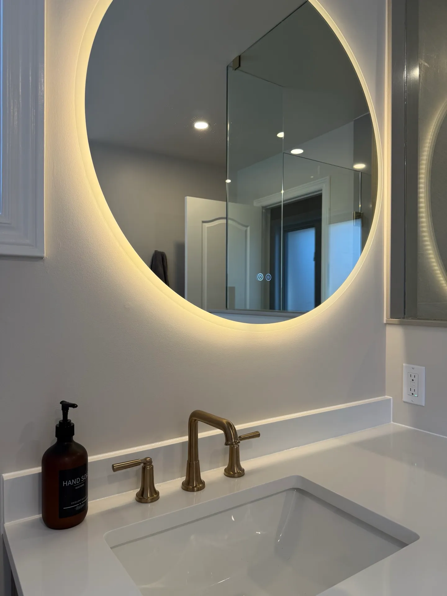 Gallery 06 — Mississauga Whole Home Renovation