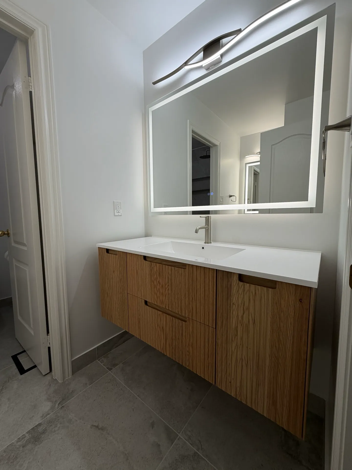Gallery 08 — Mississauga Whole Home Renovation